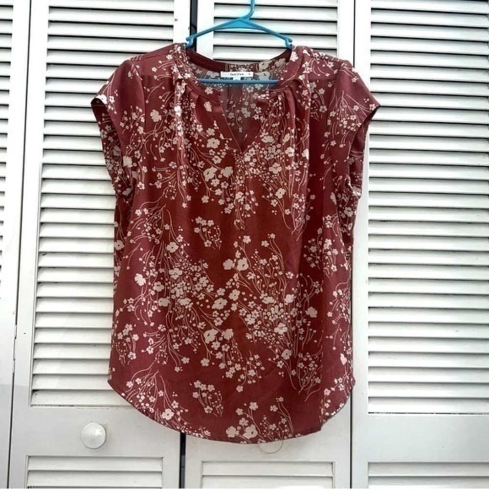 fun 2 fun Rust Floral Cap Sleeve Blouse